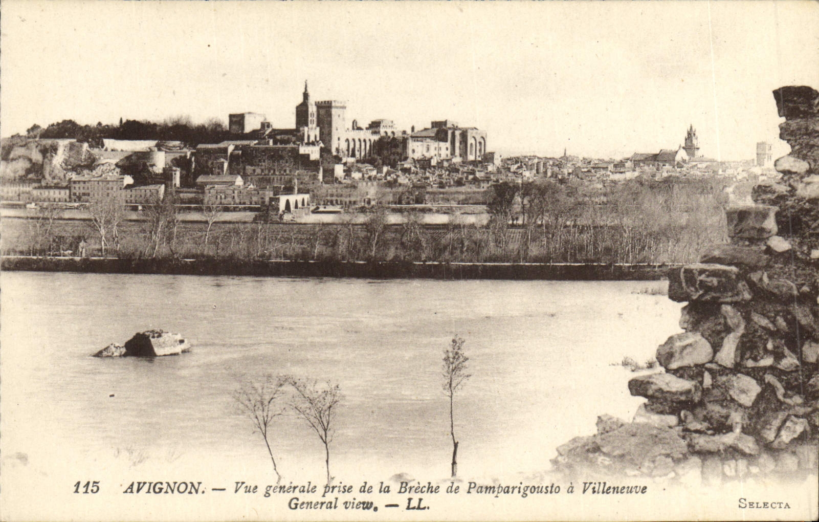 CPA Avignon Vue Generale Prise de la Breche de Pamparigousto a Villeneuve 