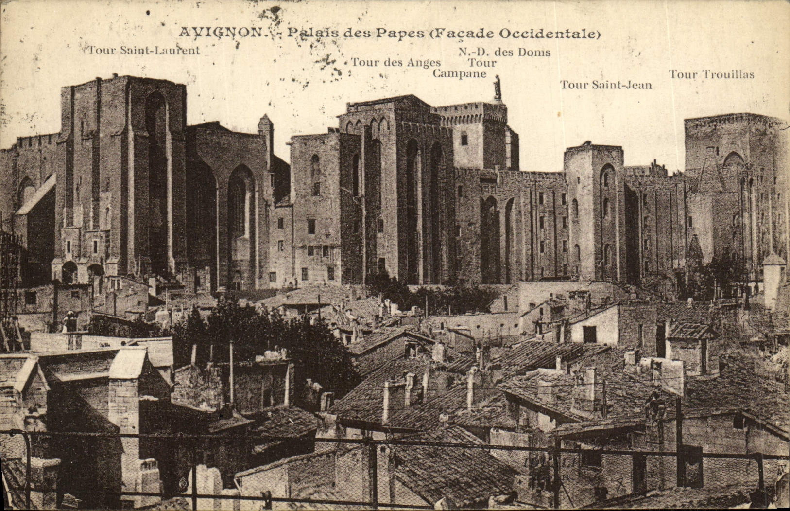 CPA Avignon Palais des Papes Facade occidentale