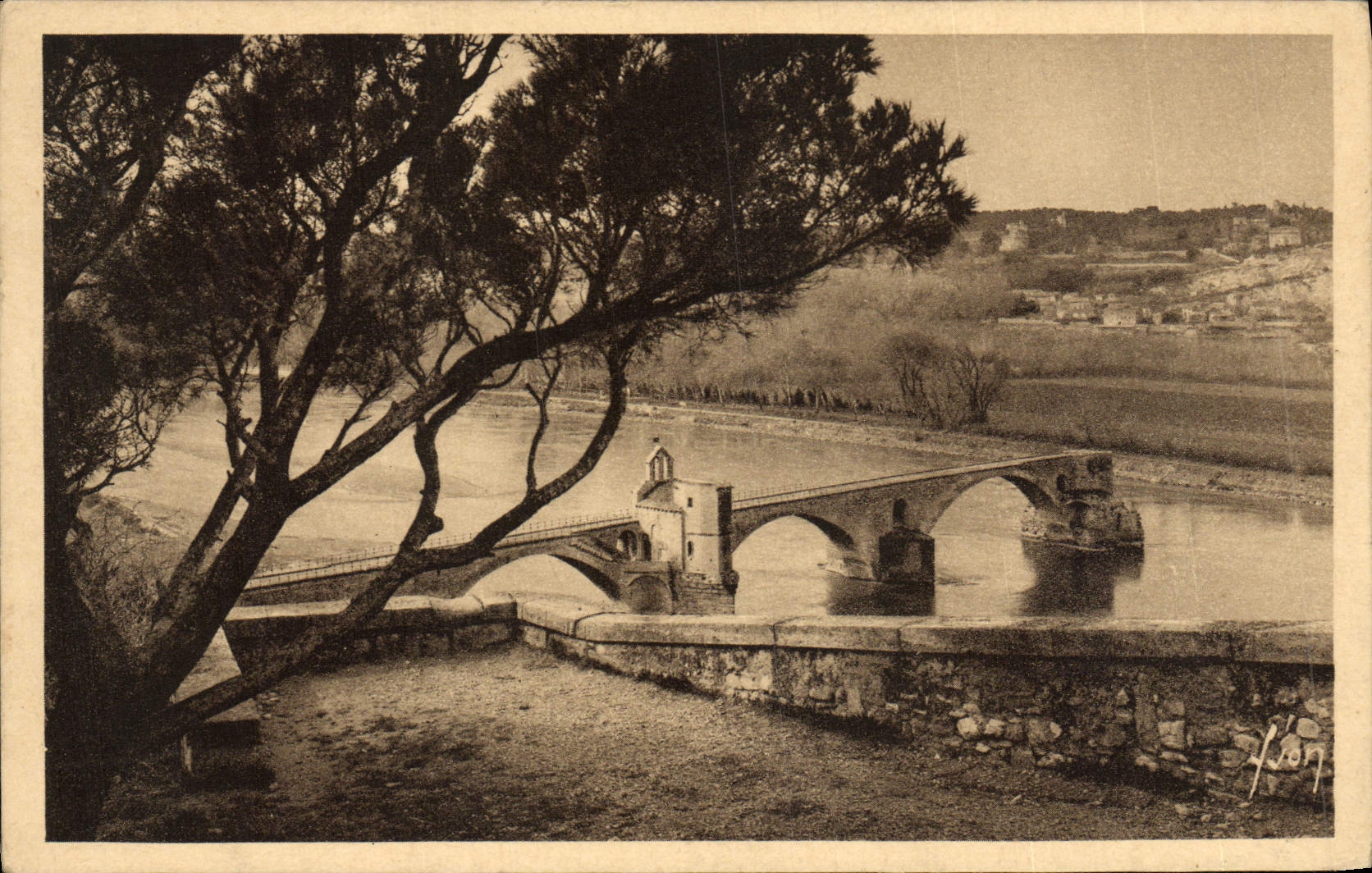 CPA Avignon Le Pont Saint Benezet vu du rocher du Dom