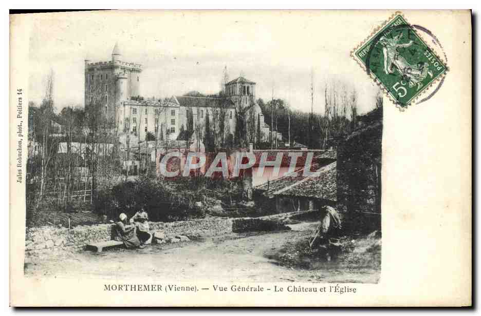CPA Morthemer Vue Generale Le Chateau et L'Eglise