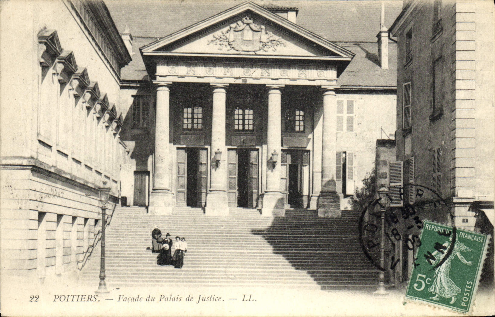 Poitiers — Facade du Palais de Justice — LL.