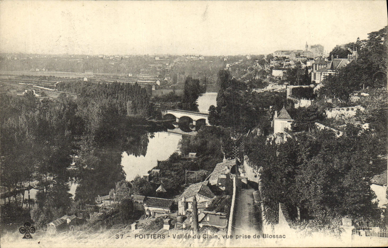 Poitiers - Vallée du Clain, vue prise de Blossac — éditeur anonyme, n° 37