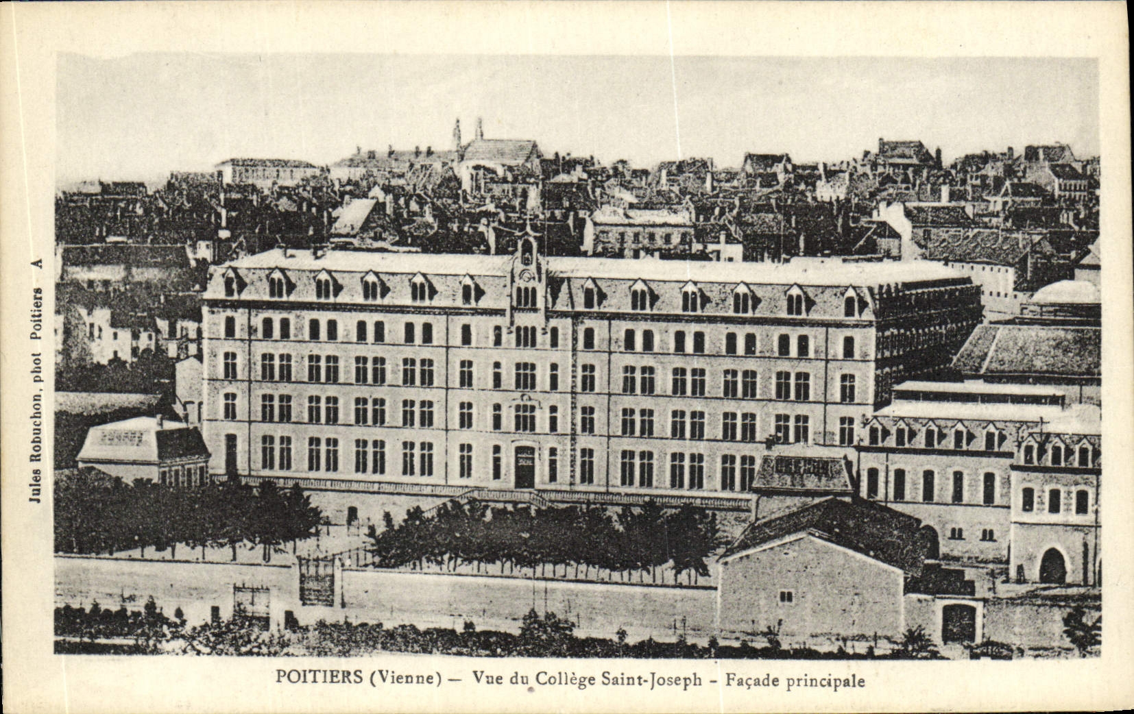 Poitiers (Vienne) — Vue du Collège Saint-Joseph — Façade principale — Jules Robuchon, phot. Poitiers, A