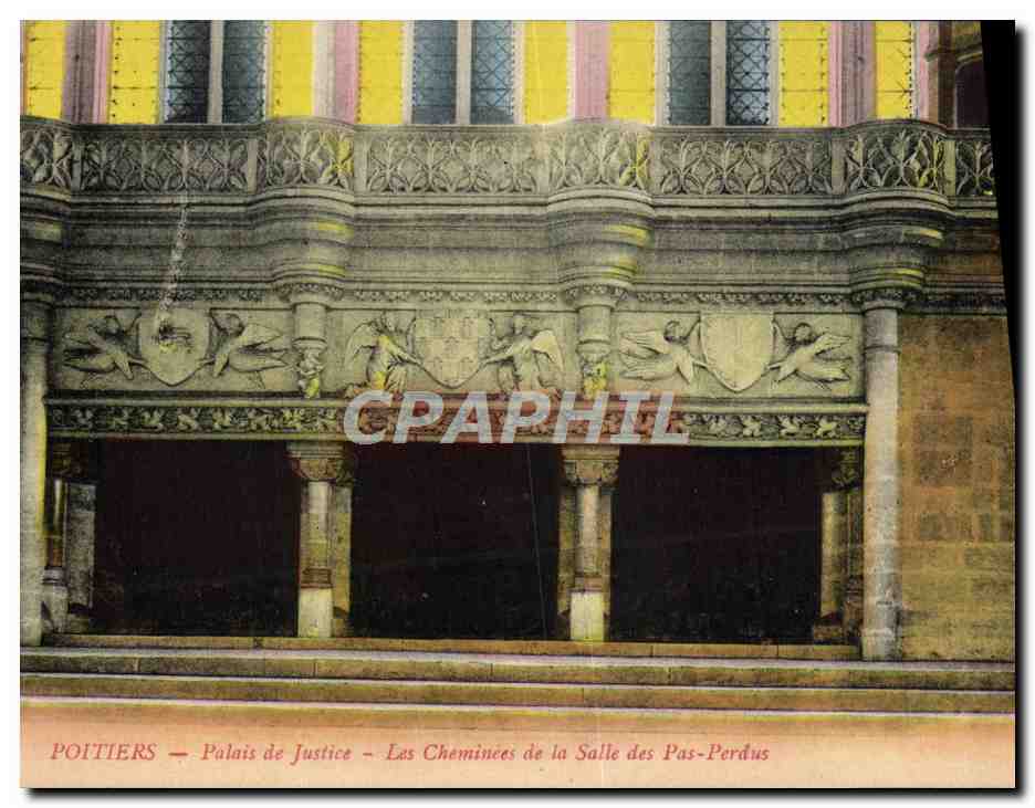 Poitiers — Palais de Justice — Les Cheminées de la Salle des Pas-Perdus