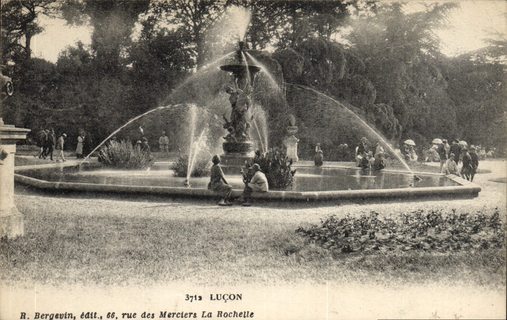 Fontaine du parc de Luçon — éditeur R. Bergevin, 66 rue des Merciers, La Rochelle