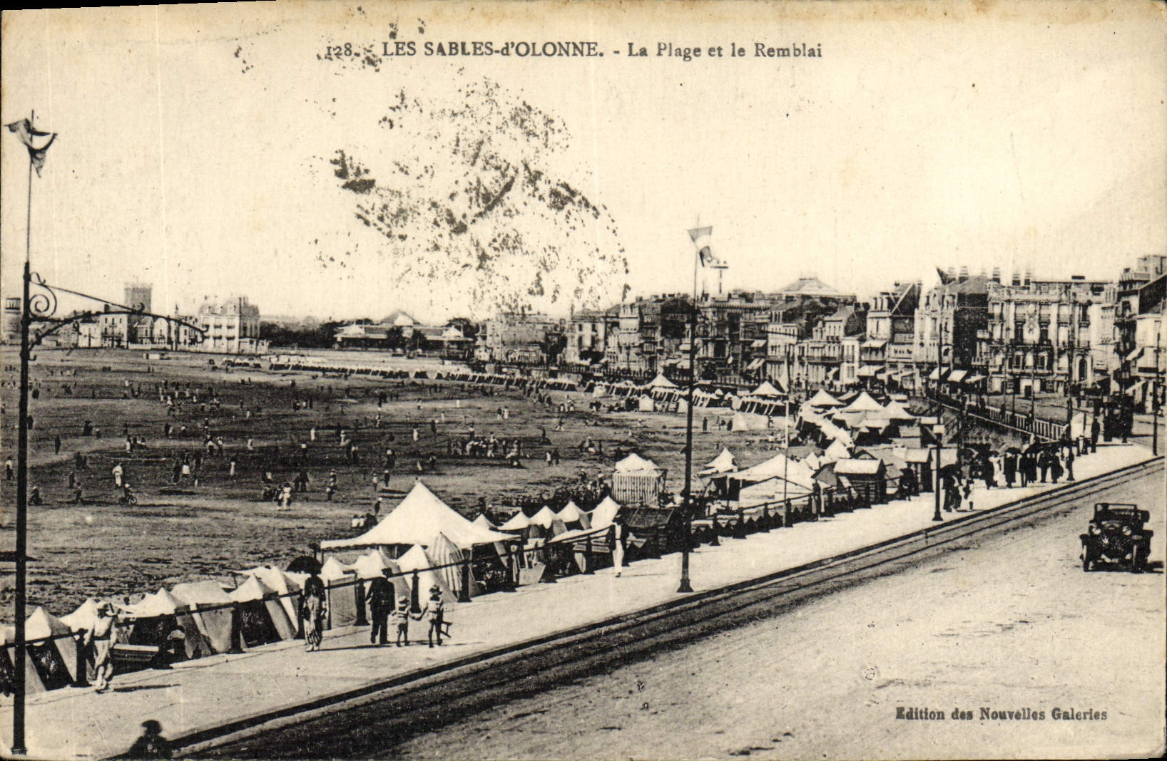 Les Sables-d'Olonne — The Beach and the Embankment — Edition des Nouvelles Galeries, no. 128