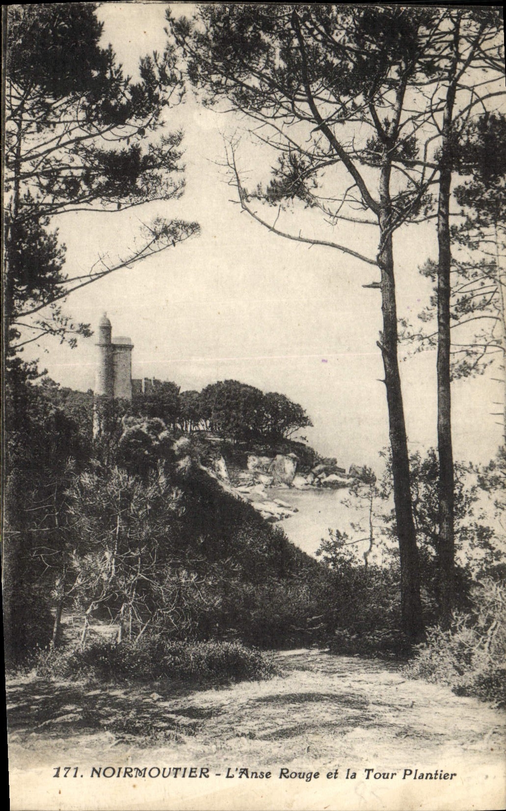 Noirmoutier - L'Anse Rouge et la Tour Plantier — éditeur J. Nozais, n° 171