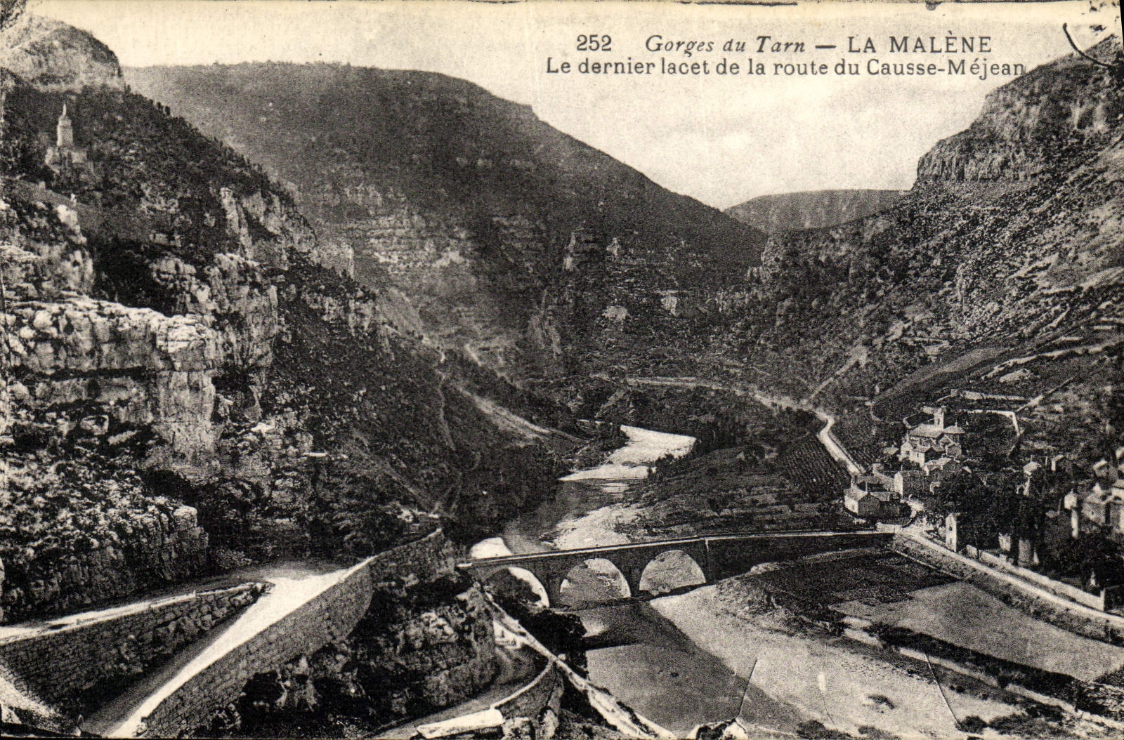 Gorges du Tarn — LA MALÈNE — Le dernier lacet de la route du Causse-Méjean — n° 252