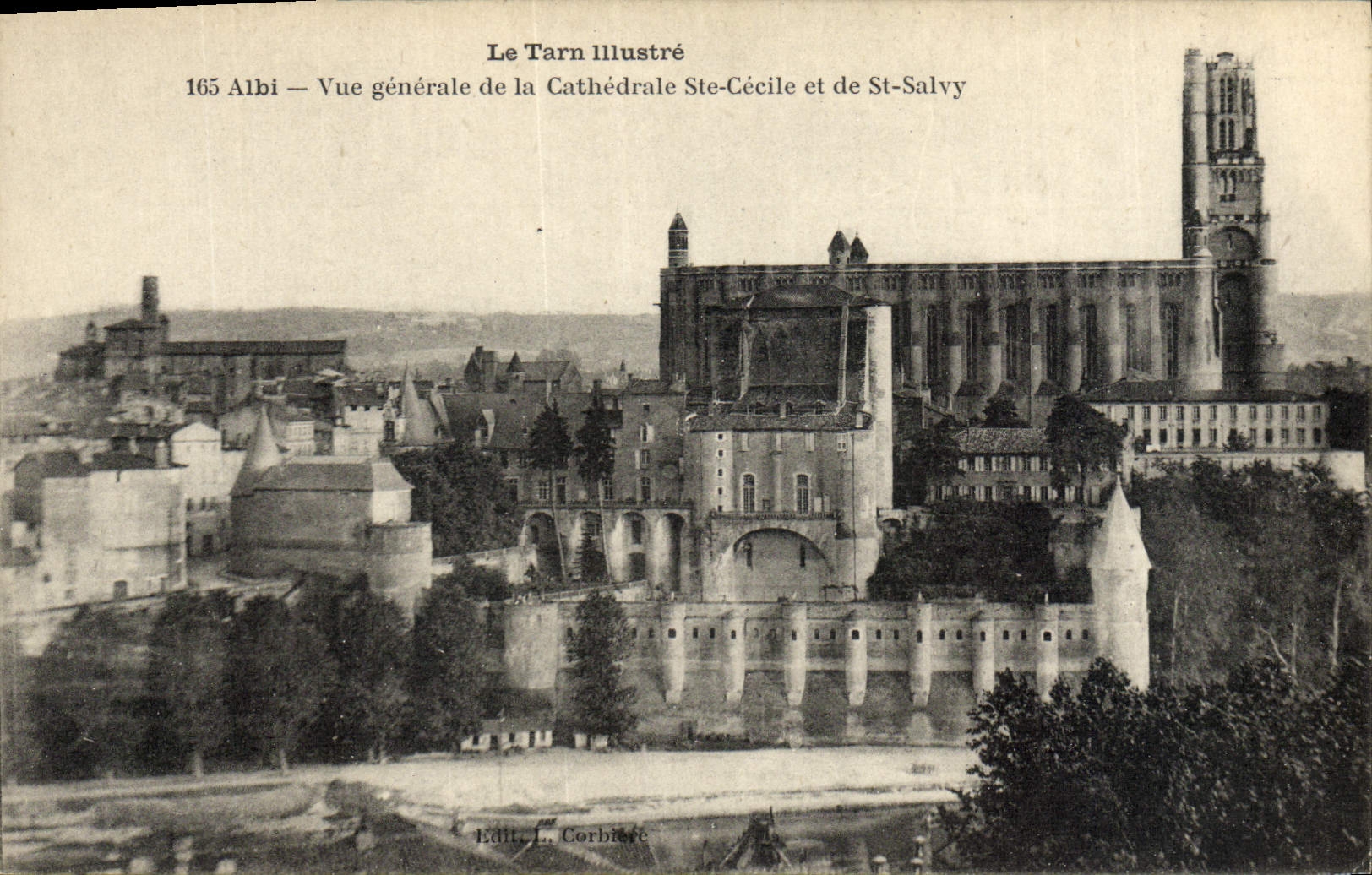 Albi — Vue générale de la Cathédrale Ste-Cécile et de St-Salvy — Le Tarn Illustré, n°165