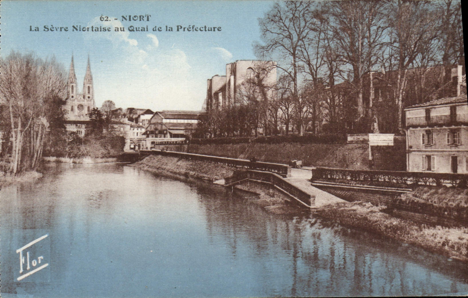 CPA Niort La Sevre Niortaise Au Quai De La Prefecture