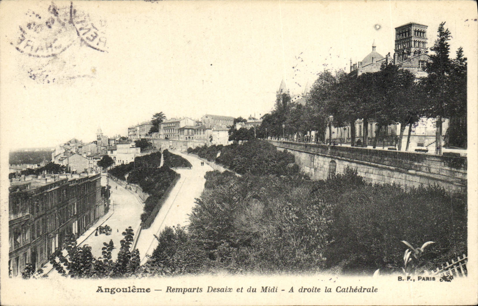 Angoulême — Remparts Desaix et du Midi — A droite la Cathédrale — B.F., Paris