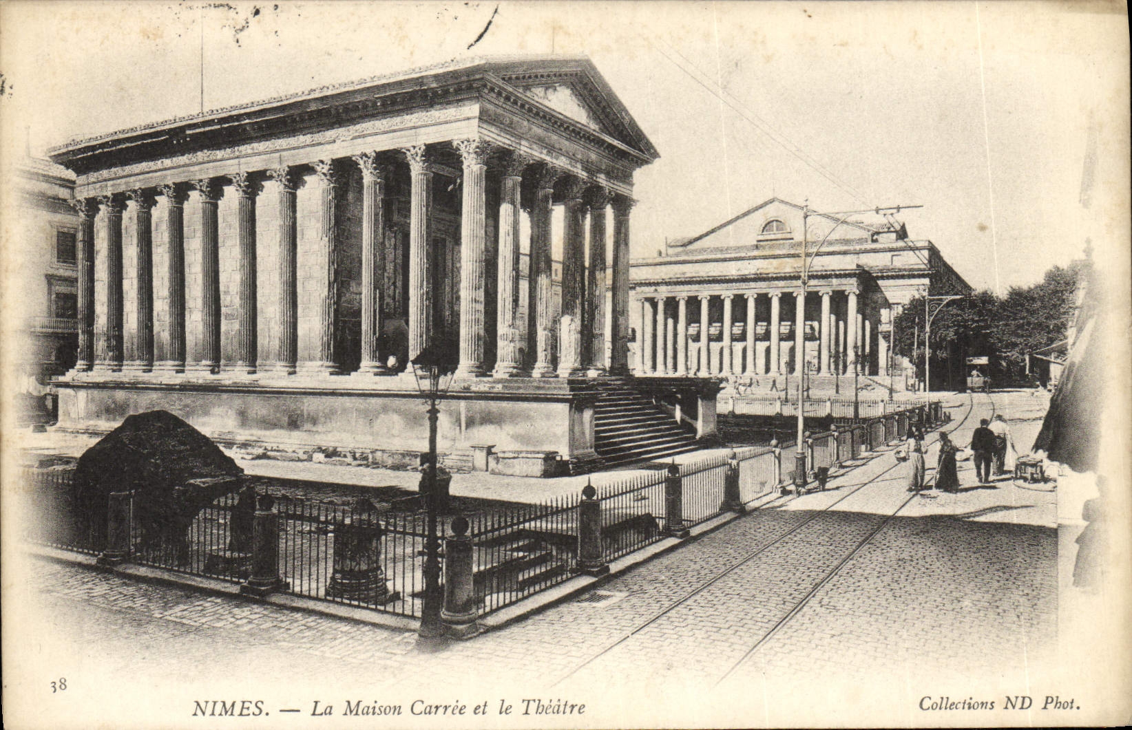 Nîmes — La Maison Carrée et le Théâtre — Collections ND Phot.