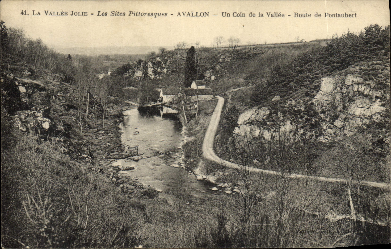 La Vallée Jolie - Die malerischen Orte - Avallon - Ein Stück der Schlucht - Route de Pontaubert