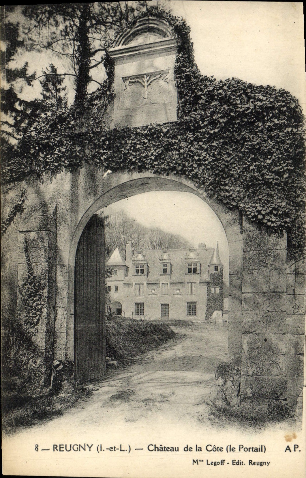 CPA Reugny Chateau De La Cote Le portail