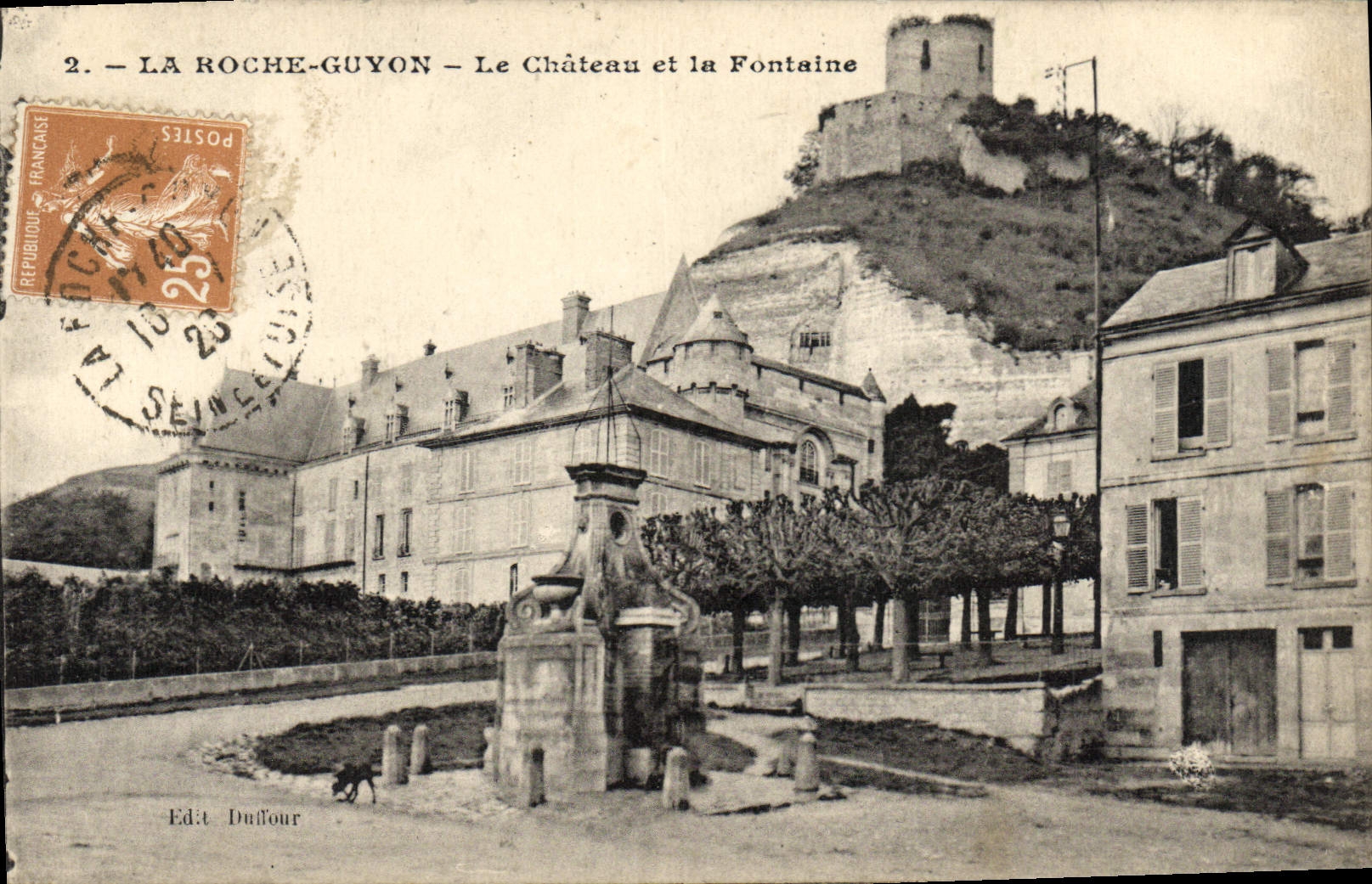 CPA La Roche Guyon Le Chateau Et La Fontaine