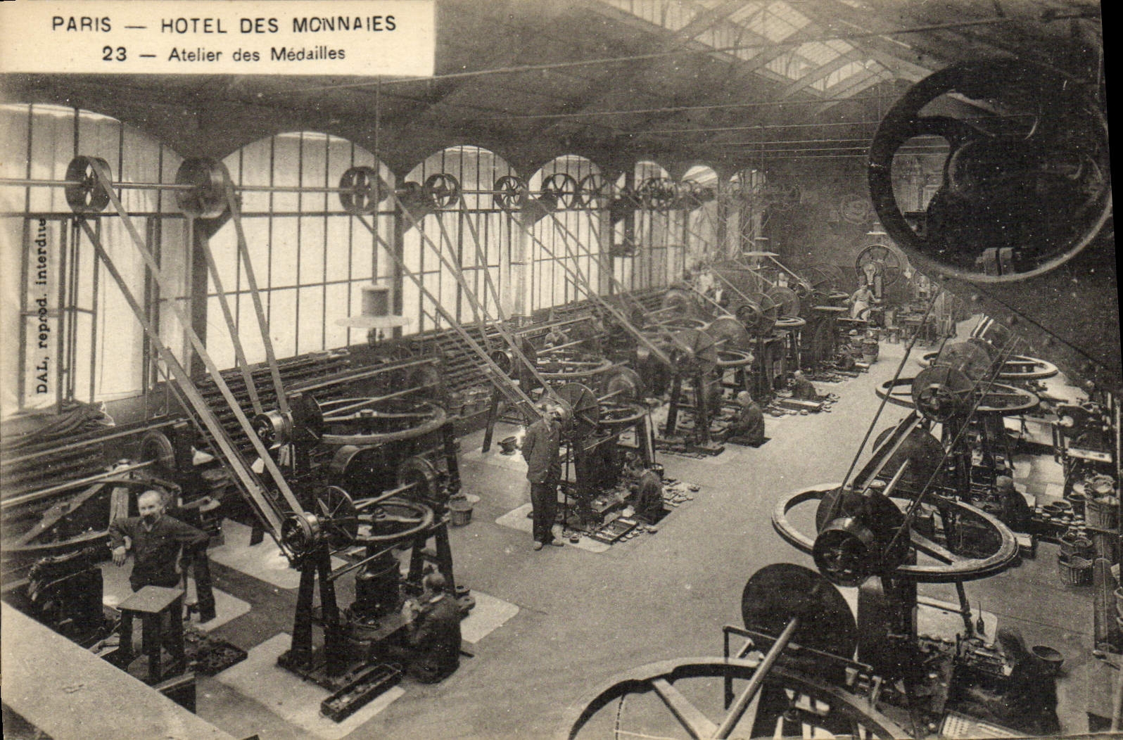 Paris — Hôtel des Monnaies — Atelier des Médailles — DAL, reprod. interdite