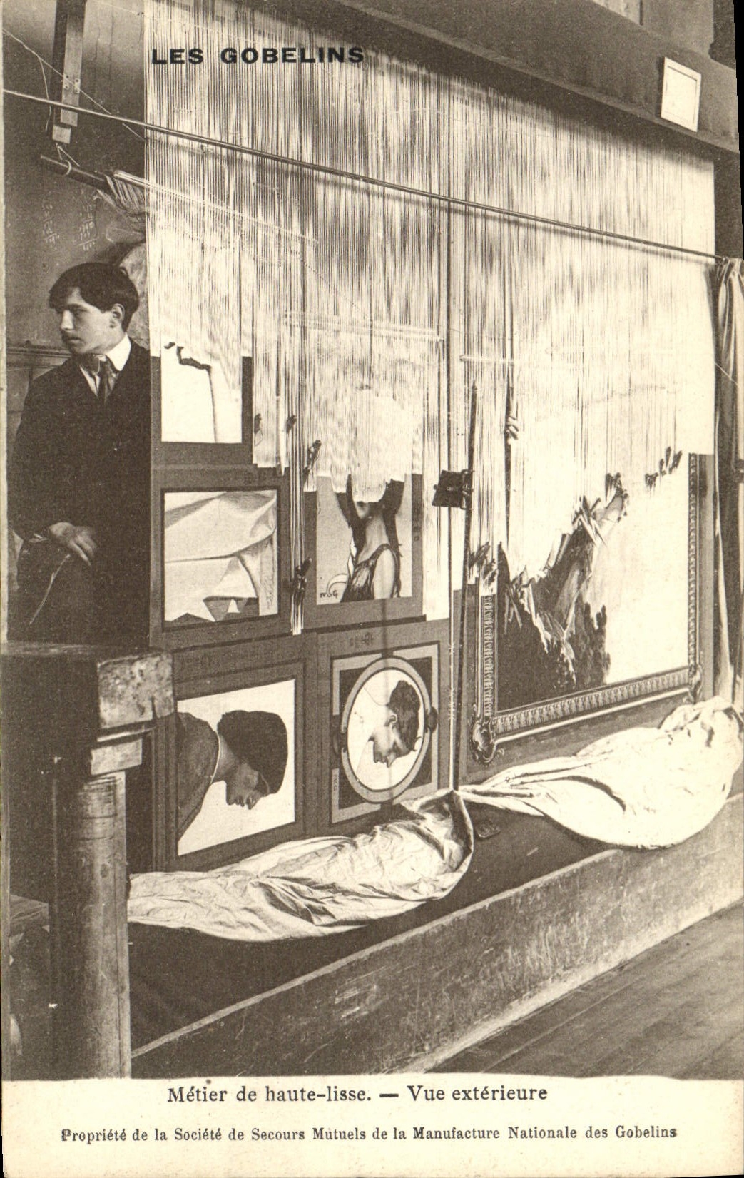 Les Gobelins — Métier de haute-lisse — Vue extérieure — Société de Secours Mutuels de la Manufacture Nationale des Gobelins