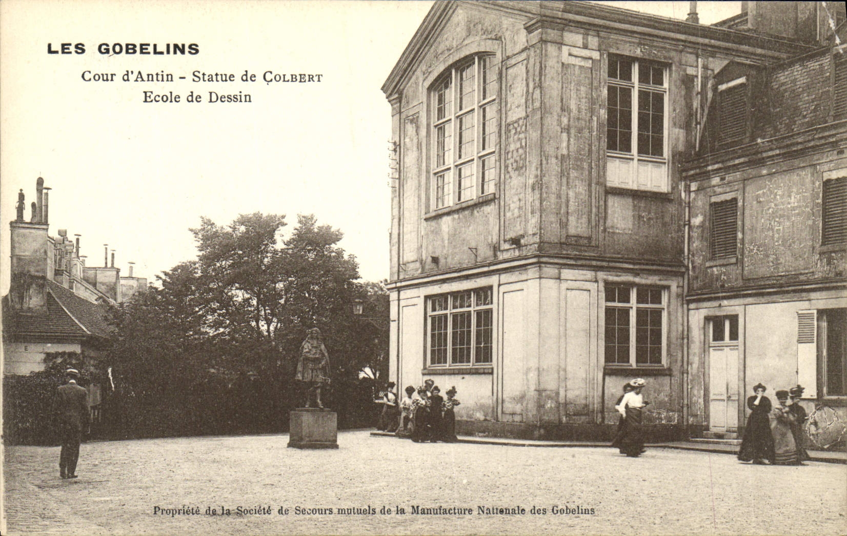 CPA Les Gobelins Cour d'Antin Statue De Colbert Ecole De Dessin Musee Paris