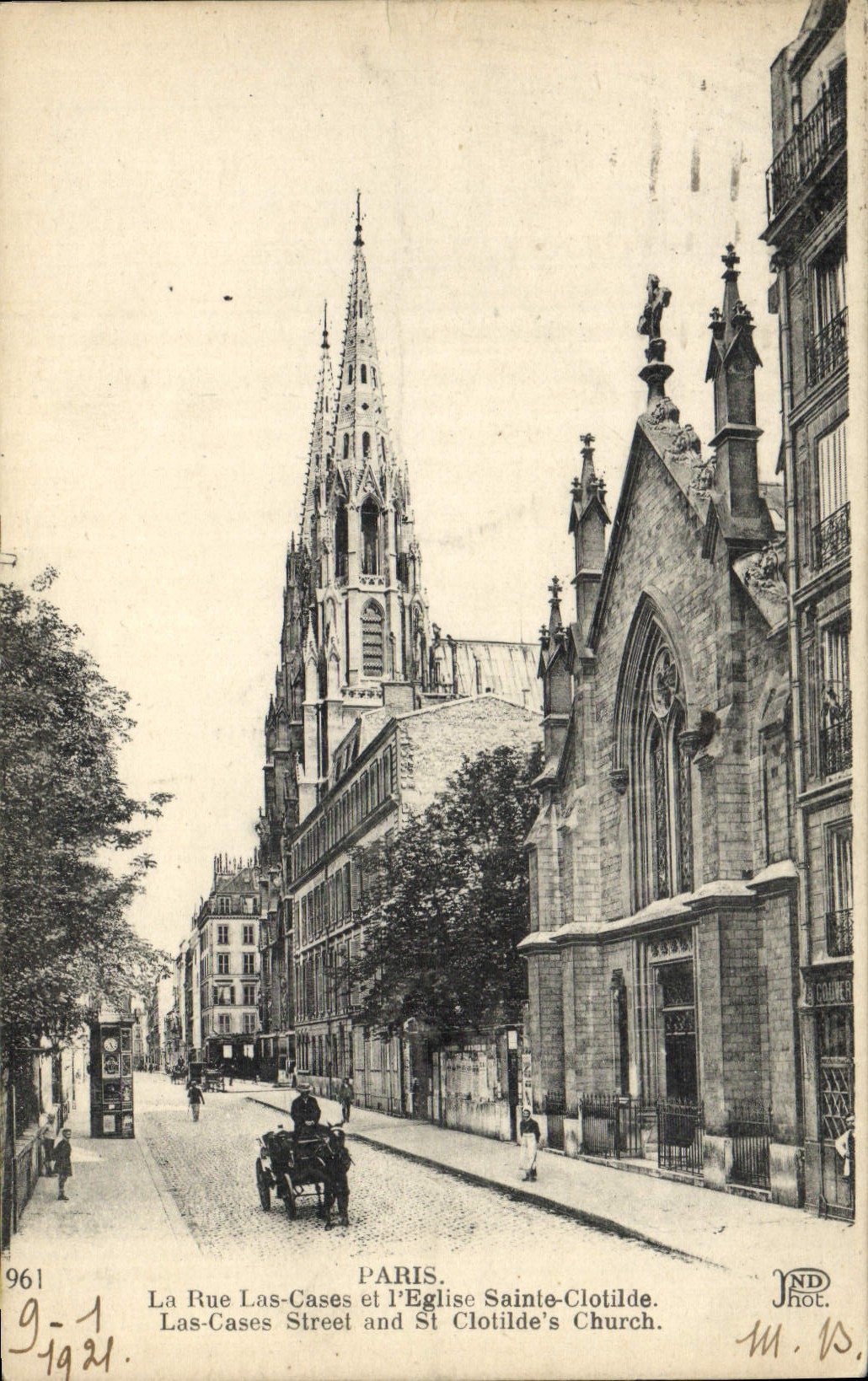 CPA Paris La Rue Las Cases Et l'Eglise Sainte Clotilde
