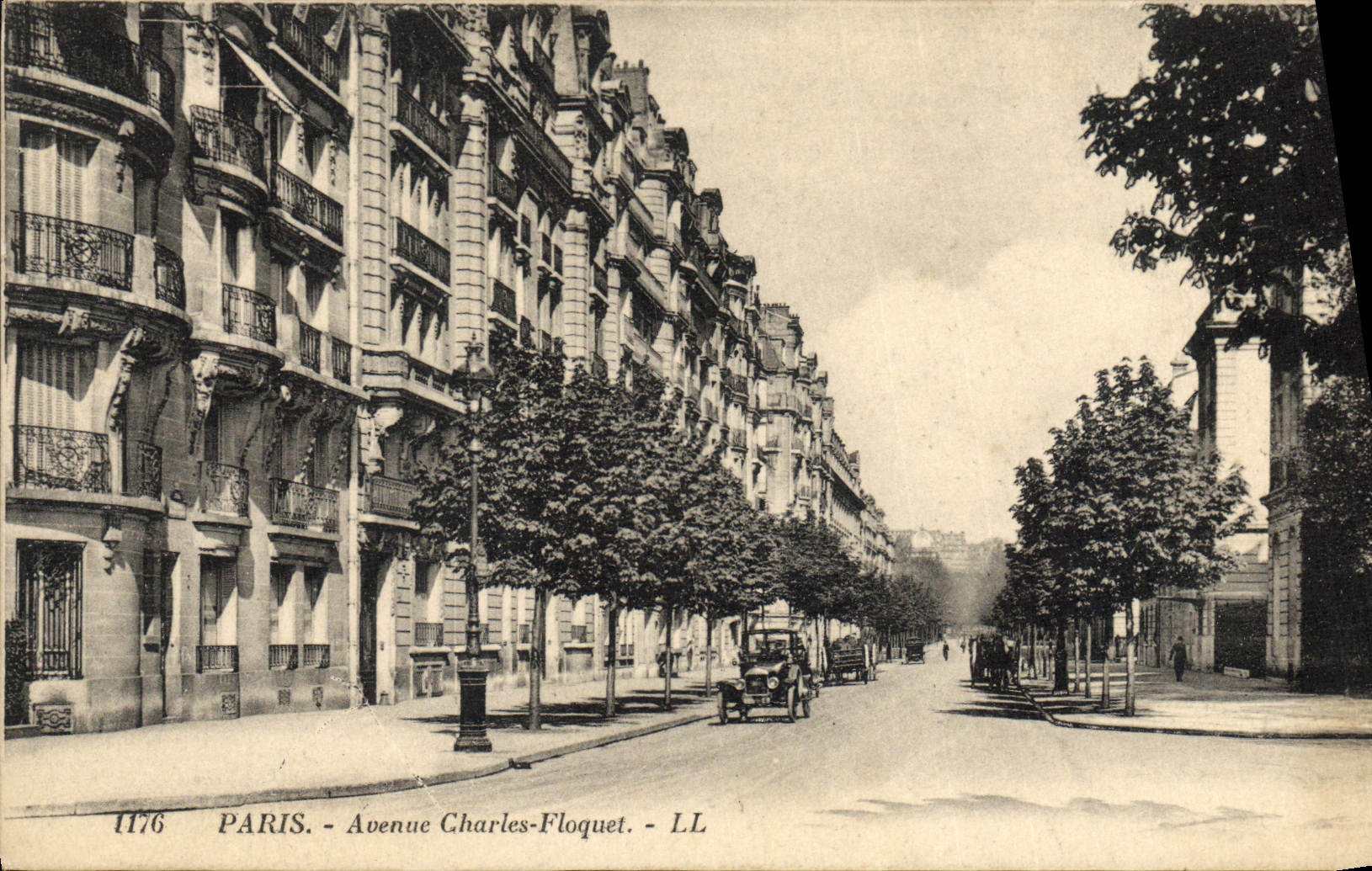 CPA Paris Avenue Charles Floquet