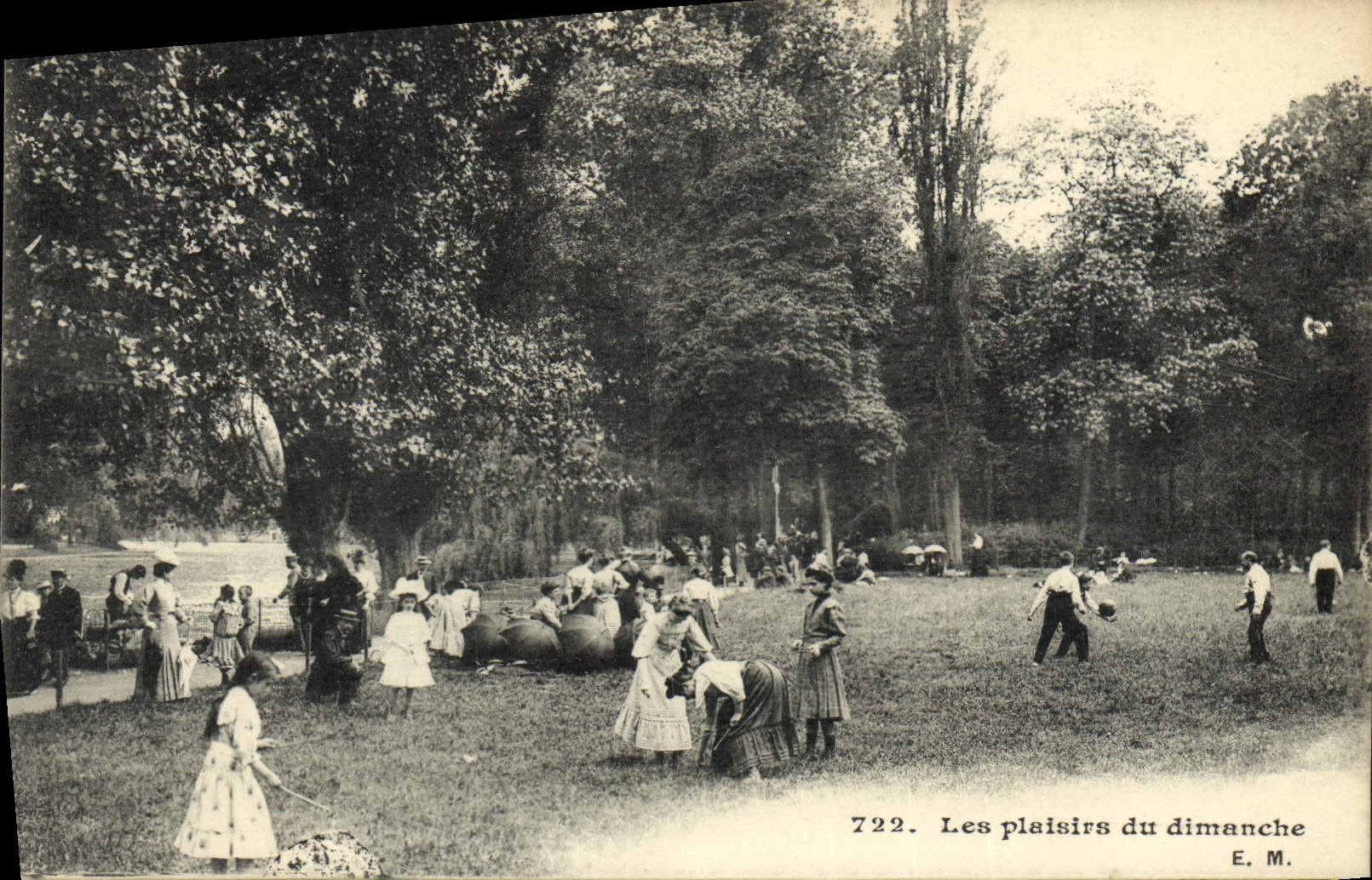 CPA Paris Les Plaisirs Du Dirmanche