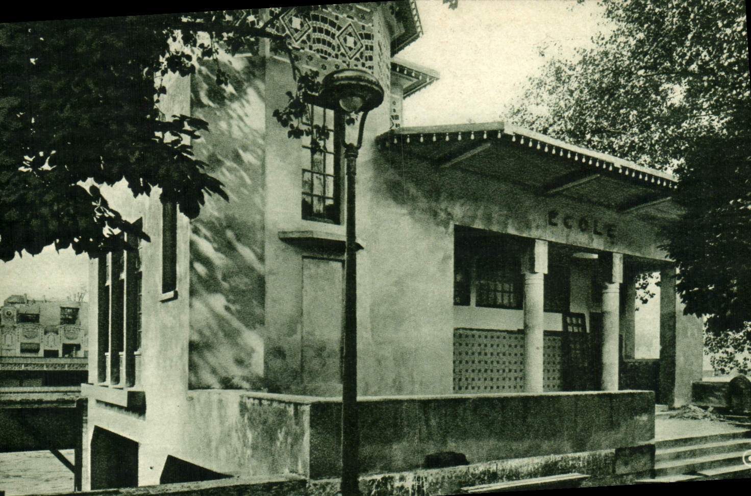 L'École du Village Français — Exposition Internationale des Arts Décoratifs, Paris 1925 — Édition CPAPHIL