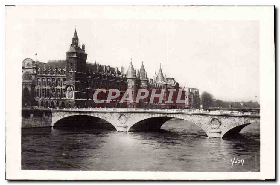 CPA Paris En Flanant Le Palais De Justice Et Le Pont Au Change