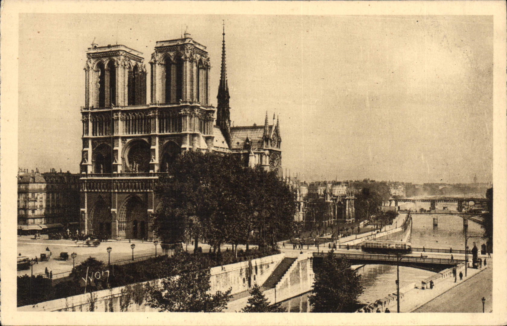 CPA Paris En Flanant Notre Dame De Paris Vue Generale