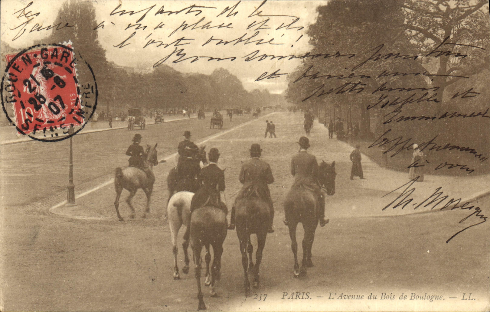 CPA Paris L'Avenue Du Bois De Boulogne Cheval chevaux 