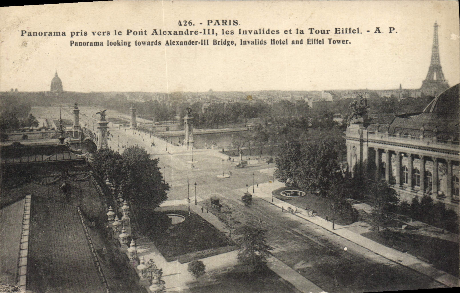 Paris — Panorama vers le Pont Alexandre-III, les Invalides et la Tour Eiffel — A. P. n°426