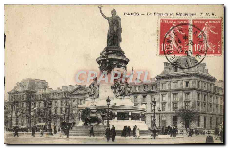 CPA Paris La Place De La Republique