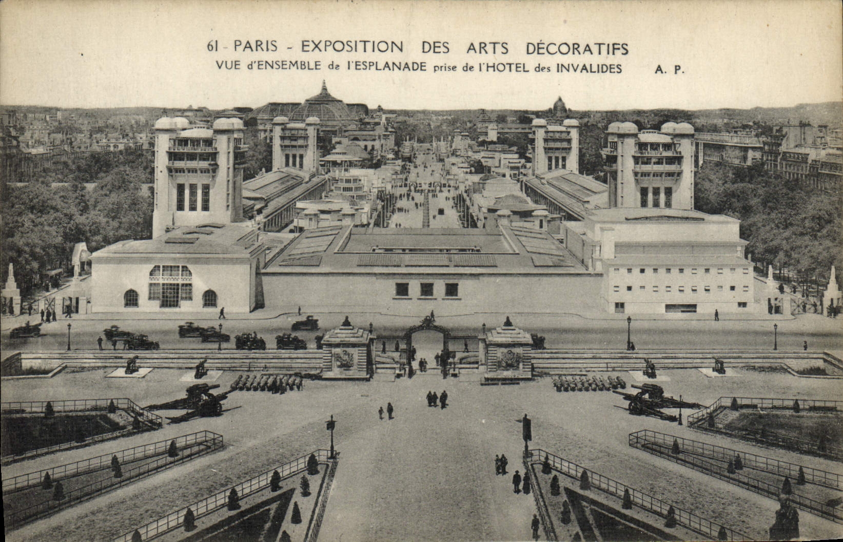 Paris - Exposition des Arts Décoratifs - Vue d'ensemble de l'esplanade prise de l'Hôtel des Invalides