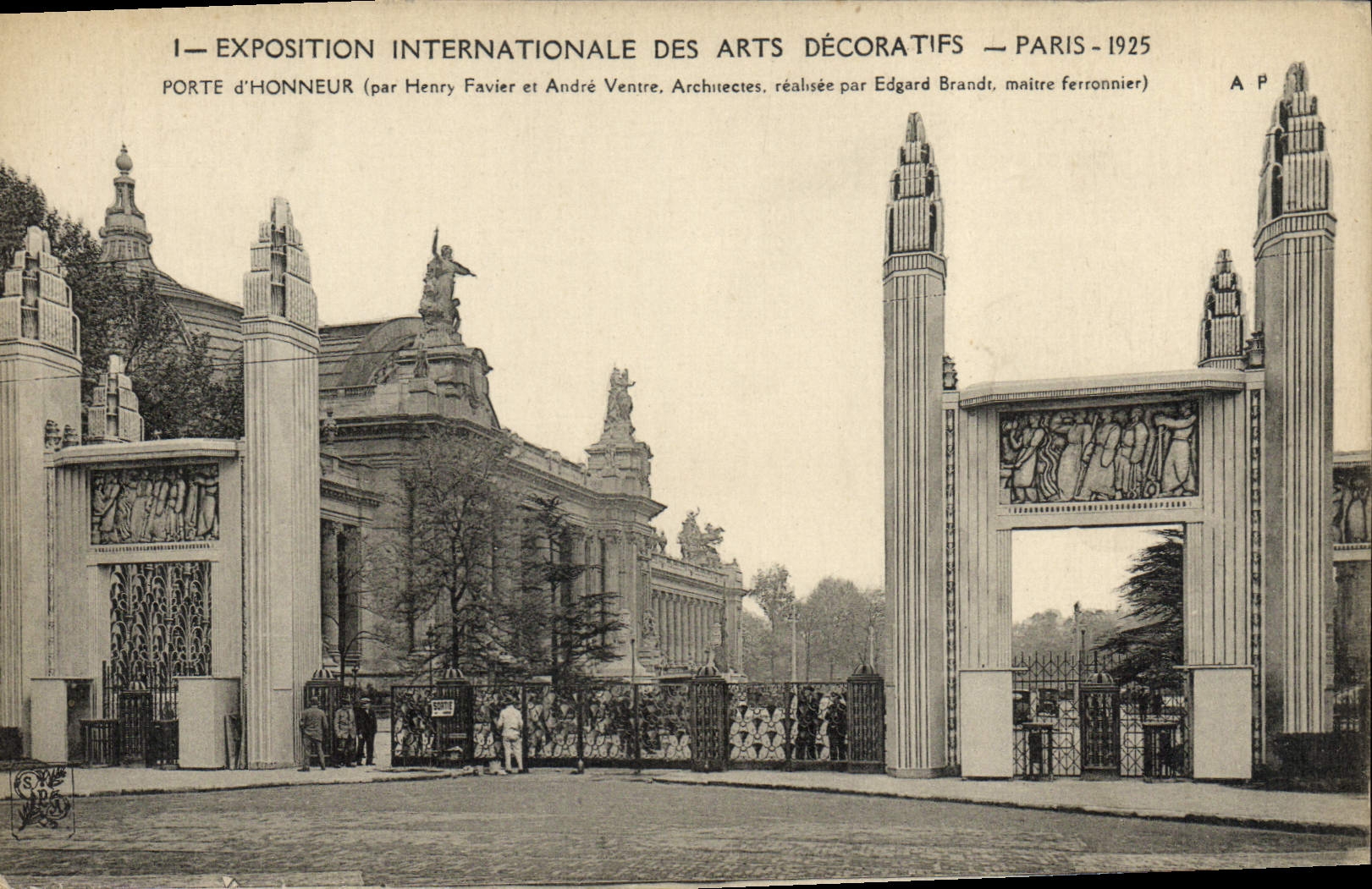 CPA Exposition Internationale Des Arts Decoratifs Paris Porte d'Honneur