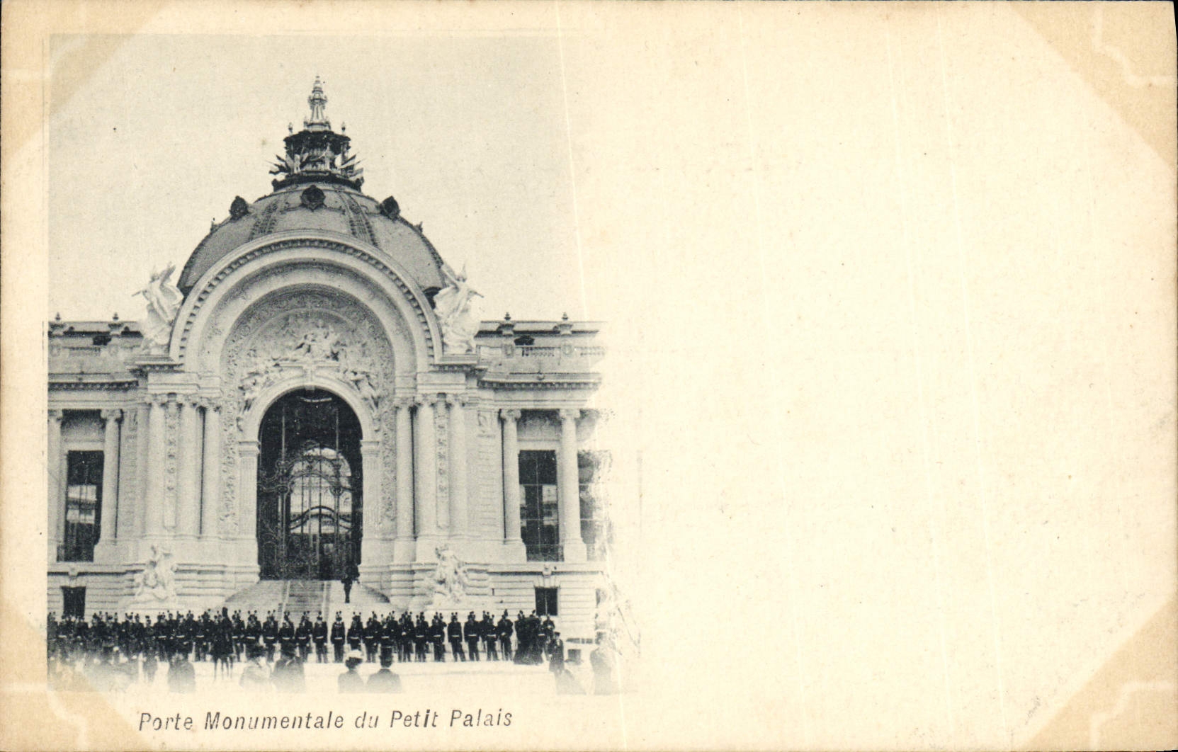 CPA Porte Monumentale Du Petit Palais