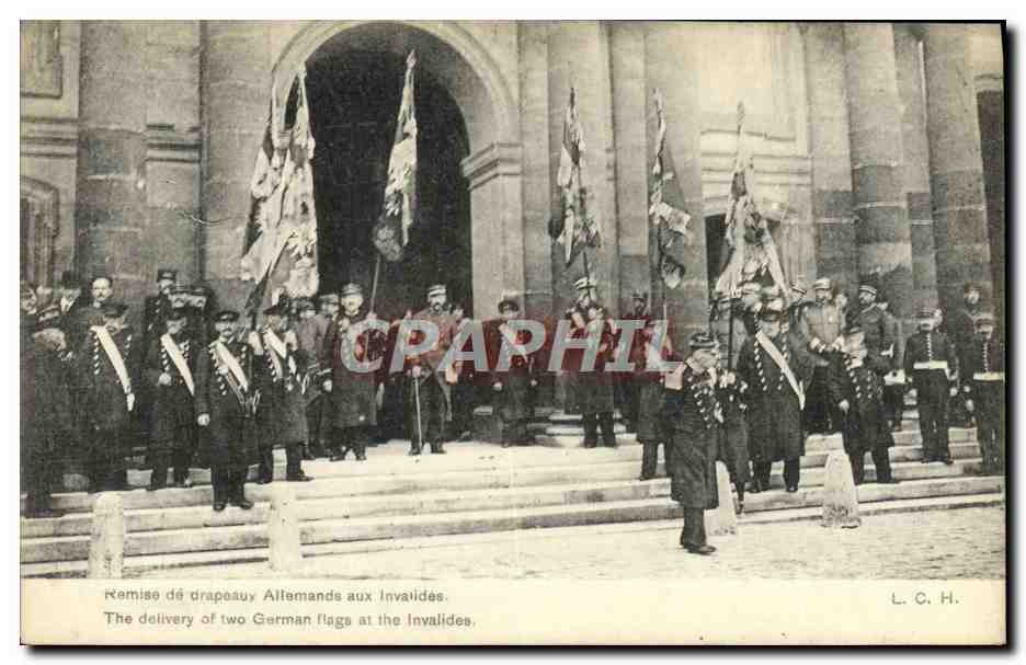CPA Remise De Drapeaux Allemands Aux Invalides Paris Militaria