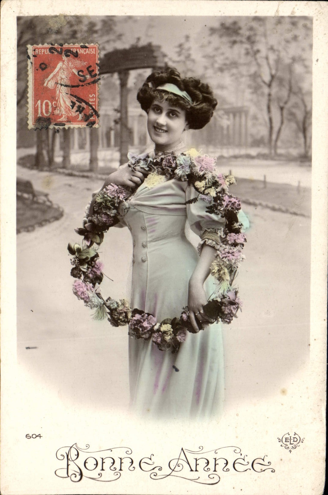 Femme en couronne de fleurs — Ronne & Année, Éditeur — n° 604