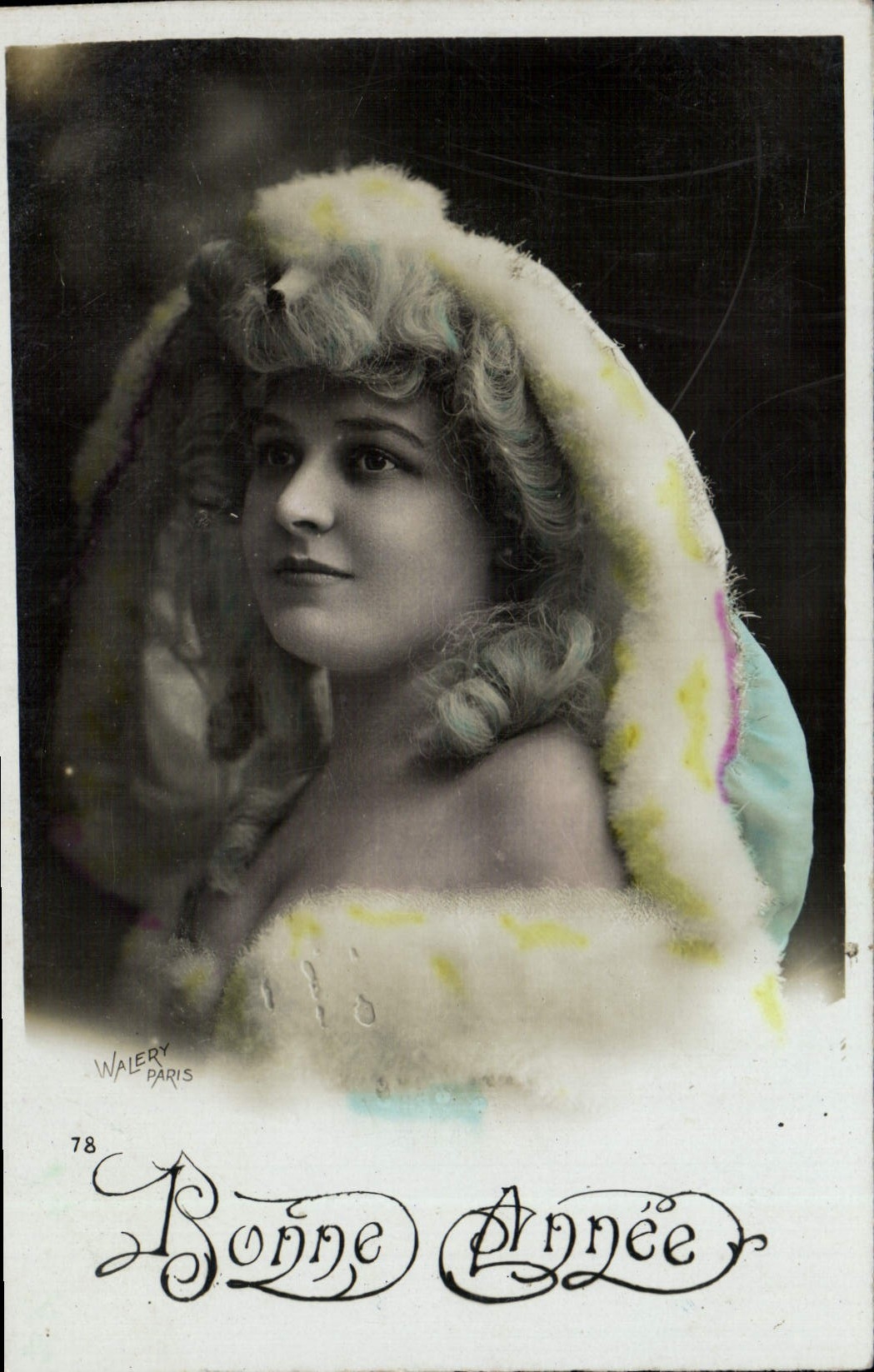 Jeune femme en capeline fourrée — Bonne Année — Walery, Paris, n°78