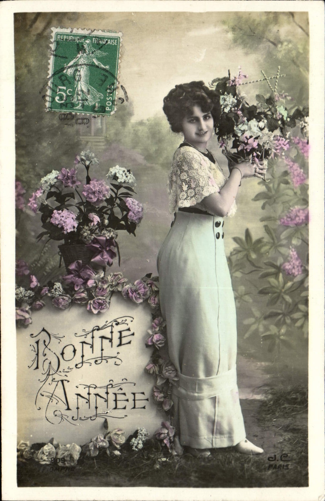 Junge Frau mit Blumenstrauß — Frohes Neues Jahr — J.C. Paris, Nr. 809