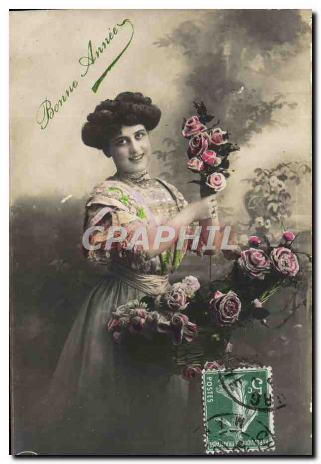 Femme tenant un bouquet de roses — Bonne Année — éditeur inconnu