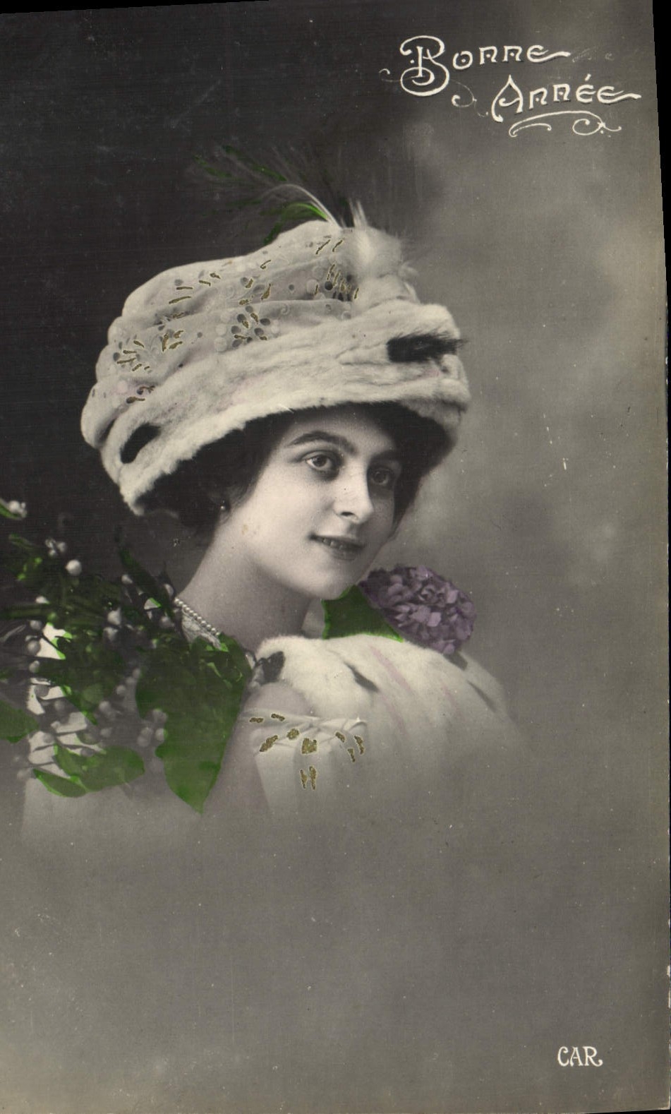 Jeune femme en chapeau orné — Bonne Année — CAR
