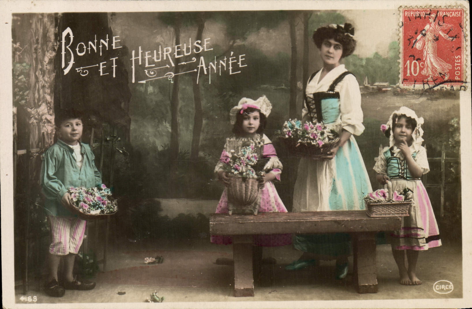 Famille avec enfants — Bonne et Heureuse Année — Circe
