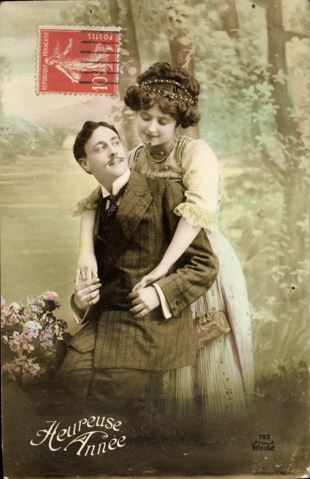 Año feliz — pareja en escena forestal — Velouté n°753