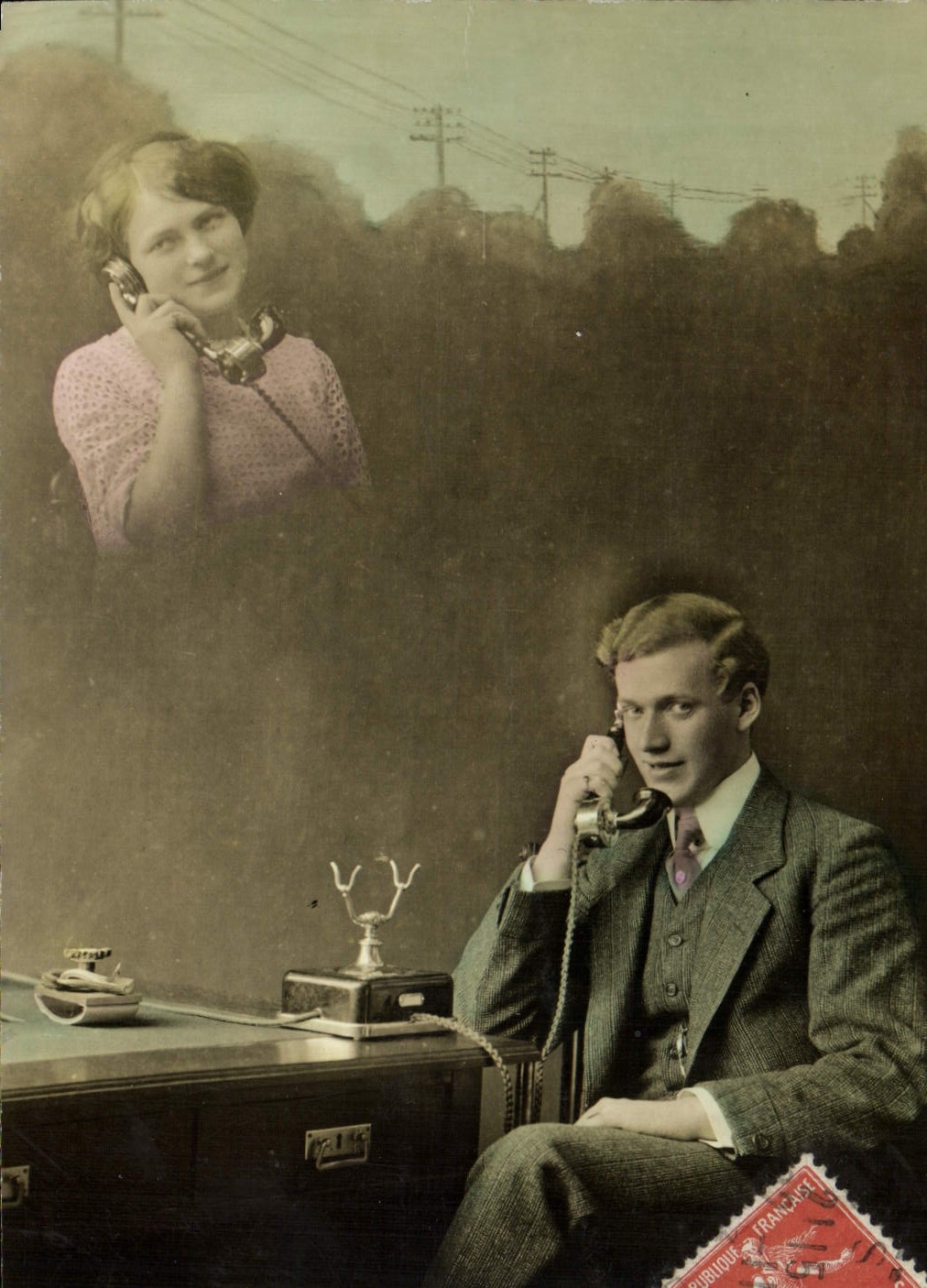 Zwei Personen telefonieren — Studio-Szene — unbekannter Verlag