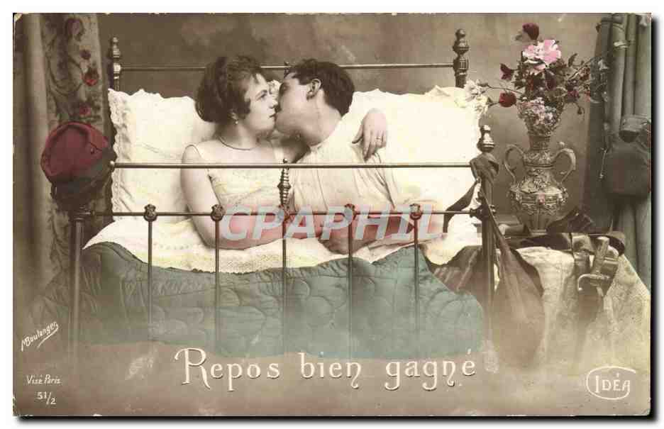 Liebendes Paar im Bett — Verdientes Ruhen — Montanges, Alt-Paris, n°51/2, Verlag IDÉA