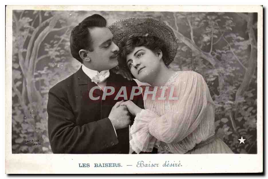 CPA Fantaisie Femme Les baisers