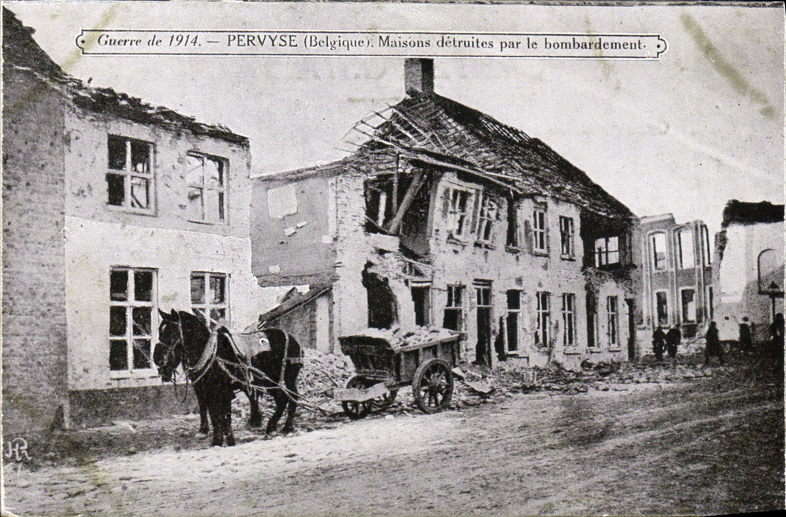 CPA Pervyse Belgique Maisons detruites par le Bombardement Cheval Attelage Militaria