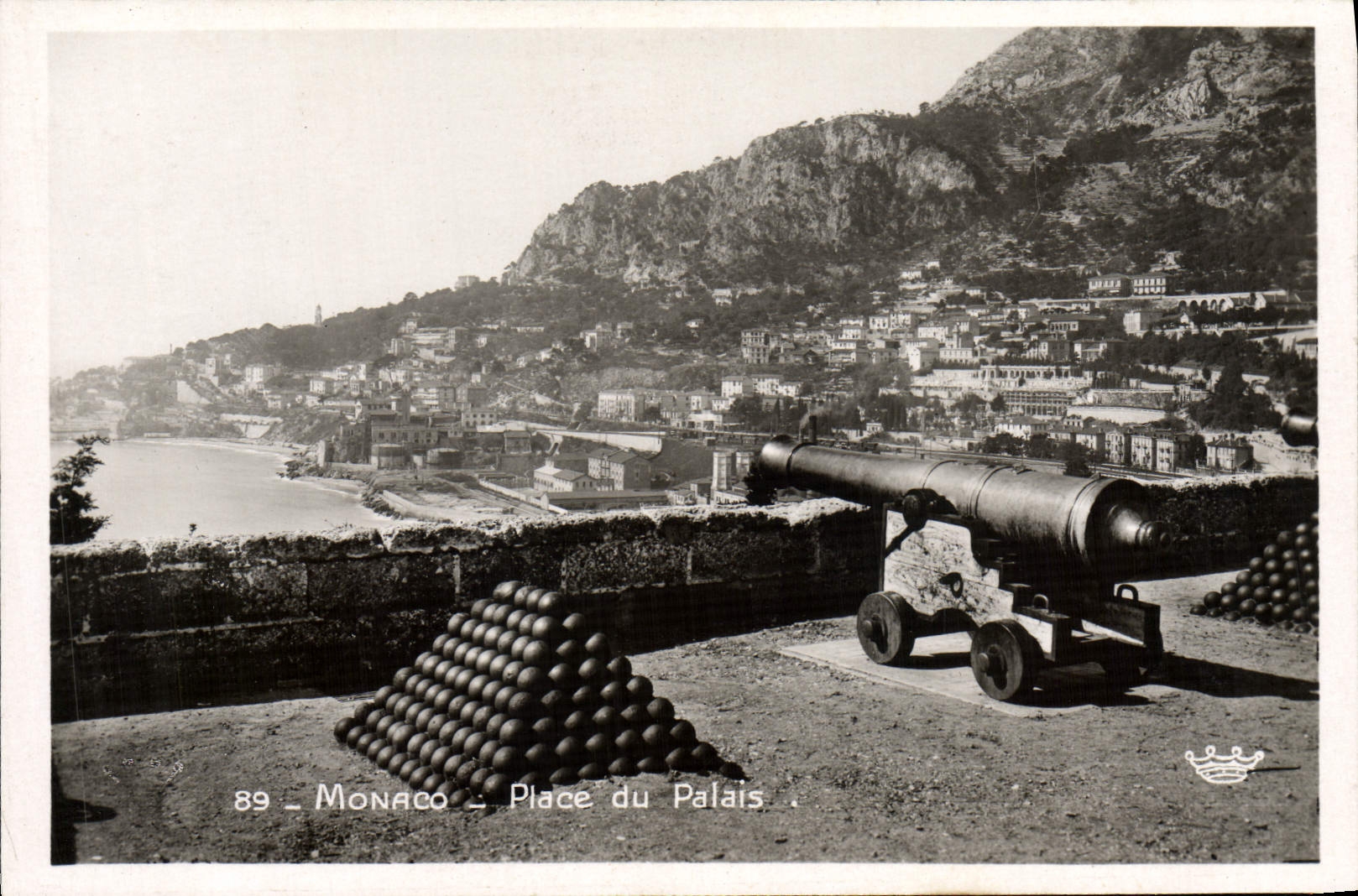 CPA Monaco Place du Palais Canon