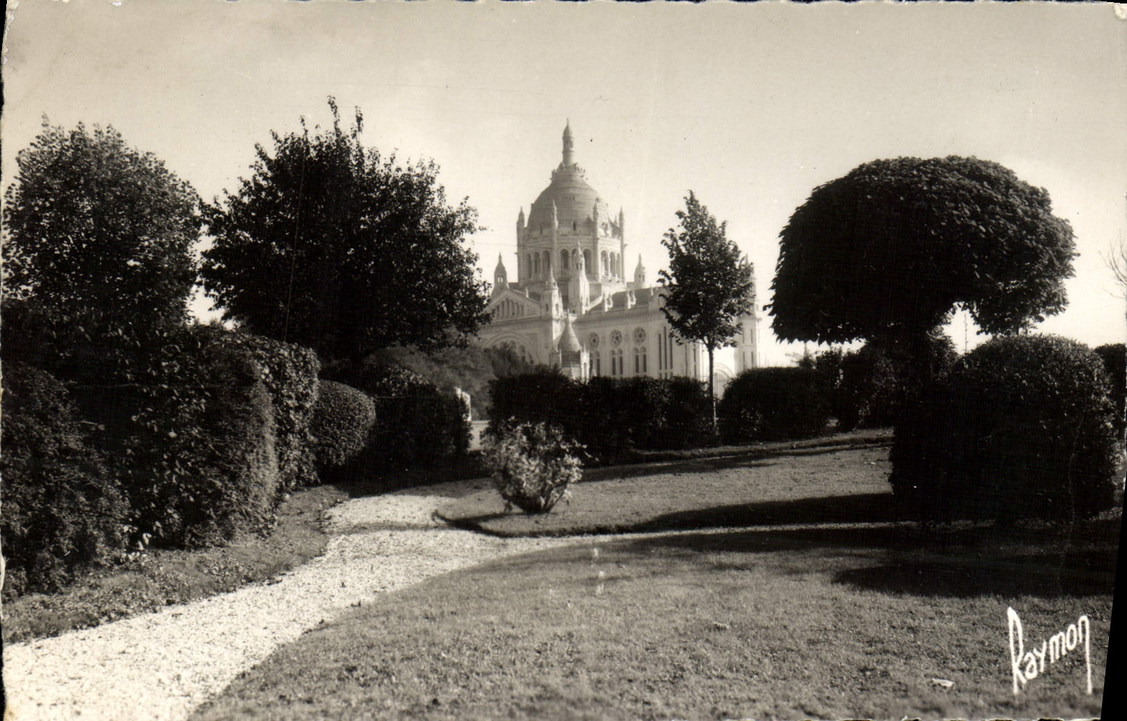 CPM Lisieux La Basilique Vue Des Jardins