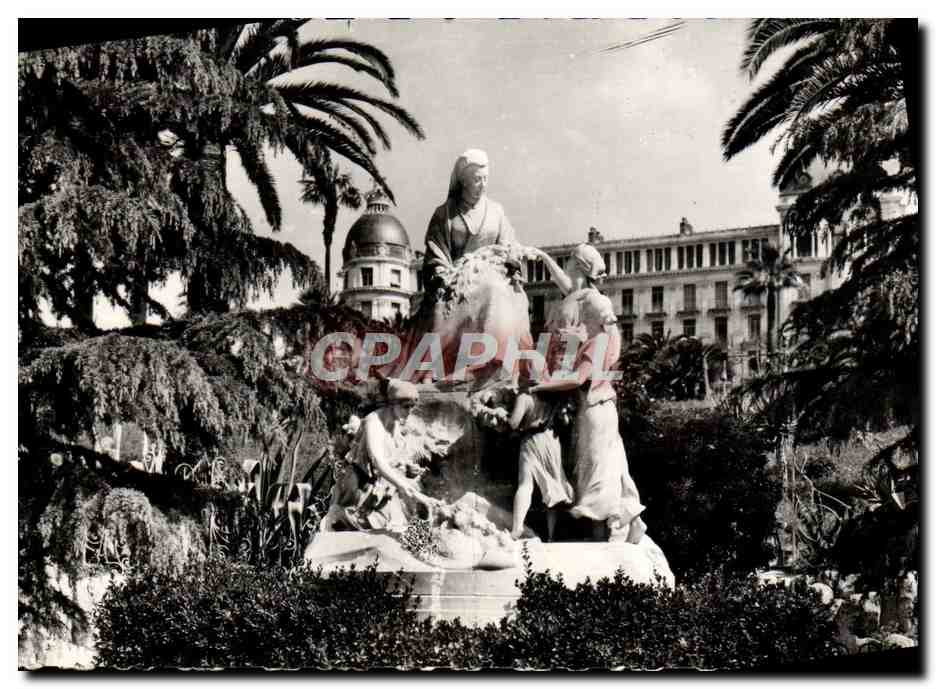CPM NIce Cimiez Monument a la Reine Victoria