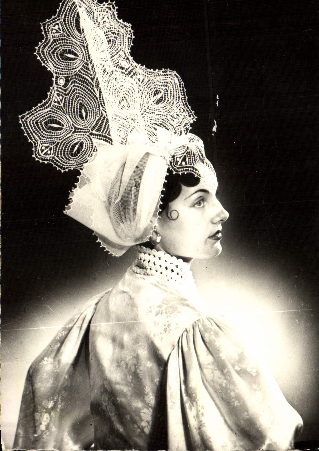 Femme en costume traditionnel — Sablais — Réal-Photo, n°270